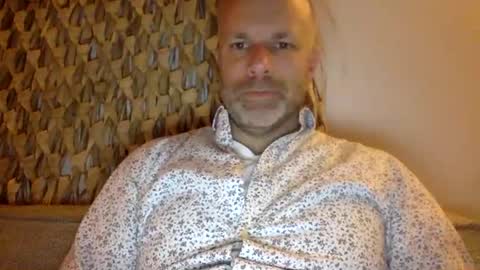 Snapshot of buurman1982isback chatting on 10/16/25, 09:38 buurman1982isback online show from 10/16/25, 09:38