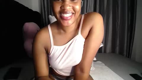 Snapshot of cadercey_kimmy01 chatting on 02/21/25, 04:37 EVA online show from 02/21/25, 04:37