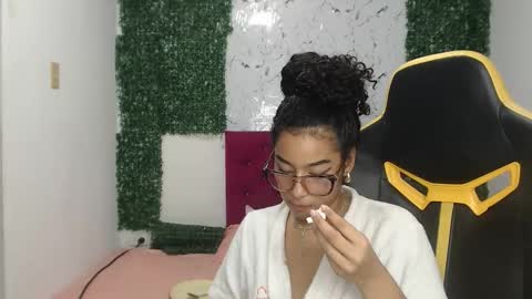 cailyn_dolls_ online show from 11/20/25, 03:07