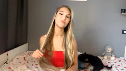 Snapshot of caitlinmorgenroth chatting on 10/20/25, 08:37 Kate online show from 10/20/25, 08:37