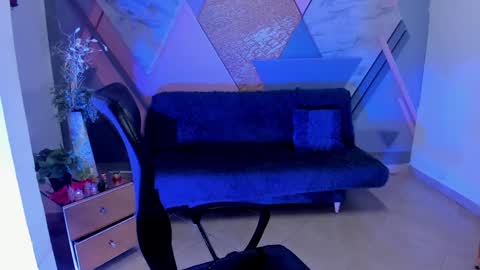 Snapshot of caitlyn_jones chatting on 01/13/25, 07:10 Caitlyn online show from 01/13/25, 07:10