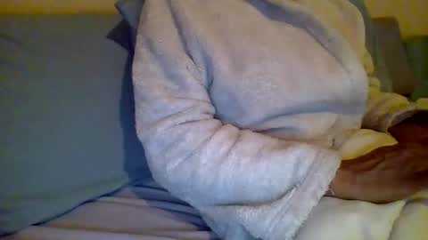 Snapshot of caligirl310r chatting on 11/16/25, 01:28 Caligurl Queen Head Fluffer In Charge Goddess of Cocktease Mistress of Holes online show from 11/16/25, 01:28