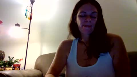 Snapshot of calli_girl420 chatting on 12/20/24, 05:04 Calli online show from 12/20/24, 05:04