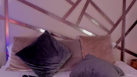 Anna Banana online show from 02/05/25, 02:08