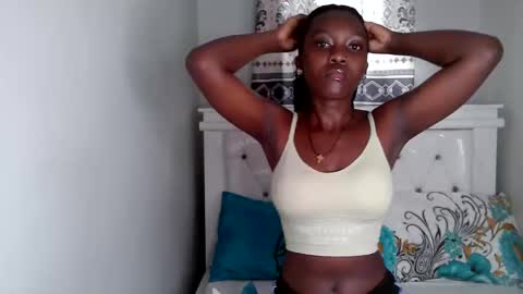 Snapshot of callmemonday chatting on 09/10/25, 06:13 Monday online show from 09/10/25, 06:13