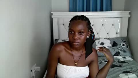 Snapshot of callmemonday chatting on 09/19/25, 10:38 Monday online show from 09/19/25, 10:38