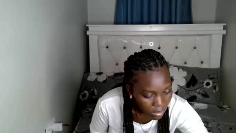 Snapshot of callmemonday chatting on 09/23/25, 10:24 Monday online show from 09/23/25, 10:24