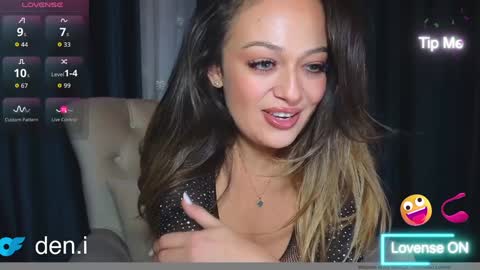 Snapshot of callyina chatting on 10/22/25, 09:47 Mirra online show from 10/22/25, 09:47