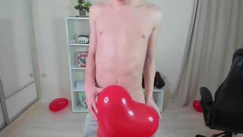 Snapshot of calvin_loves_you chatting on 02/15/25, 10:10 Hey I am Calvin online show from 02/15/25, 10:10