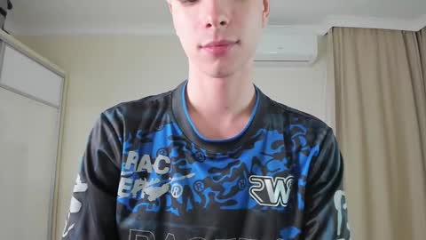 Snapshot of calvin_loves_you chatting on 02/19/25, 10:20 Hey I am Calvin online show from 02/19/25, 10:20
