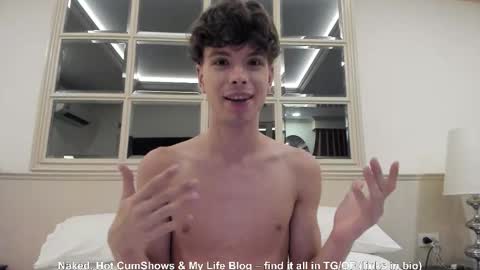 Snapshot of calvin_loves_you chatting on 09/26/25, 02:32 Hey I am Calvin online show from 09/26/25, 02:32