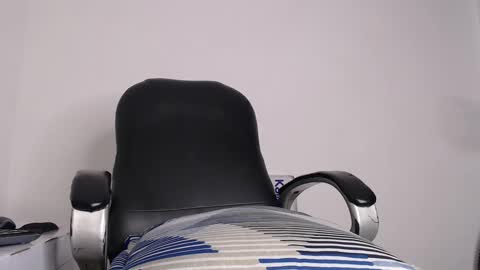 calvinhotlatino online show from 12/05/24, 12:19