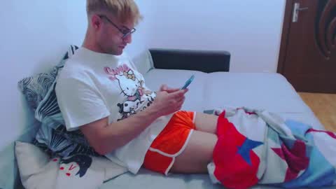 Calvinjohnlad online show from 01/12/25, 10:33