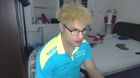 Calvinjohnlad online show from 03/12/25, 01:03