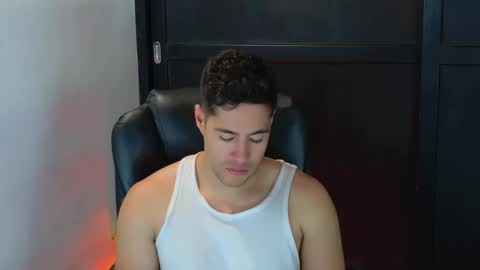 camara110 online show from 10/15/25, 04:45