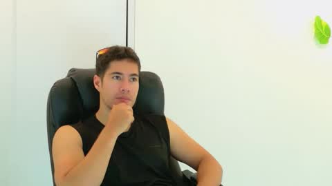 camara110 online show from 11/01/25, 12:34