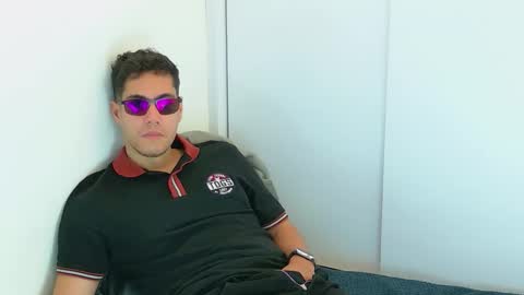 camara110 online show from 11/12/25, 03:51