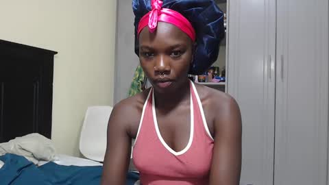 Snapshot of camclit chatting on 12/02/24, 03:26 Princess online show from 12/02/24, 03:26