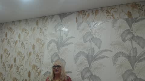 Snapshot of camdiva1 chatting on 12/13/24, 10:51 CamDiva1 online show from 12/13/24, 10:51