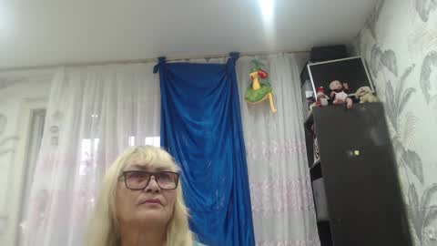 Snapshot of camdiva1 chatting on 10/02/25, 02:40 CamDiva1 online show from 10/02/25, 02:40