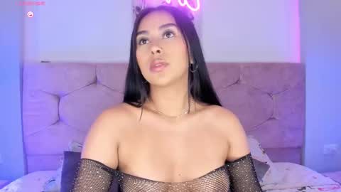 Snapshot of cameliaa_smiith chatting on 12/07/24, 04:31 Camelia Smith online show from 12/07/24, 04:31