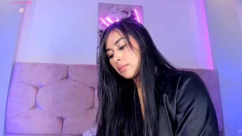 Snapshot of cameliaa_smiith chatting on 03/01/25, 10:55 Camelia Smith online show from 03/01/25, 10:55