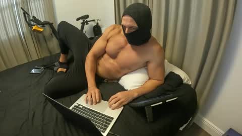 Snapshot of camfit51 chatting on 03/05/25, 10:54 CamFit51 online show from 03/05/25, 10:54