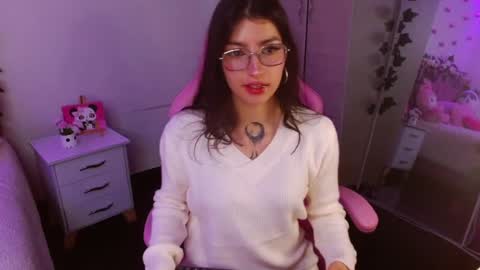 Snapshot of cami_mila99 chatting on 01/15/25, 03:43 CAMI online show from 01/15/25, 03:43