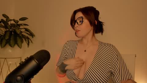 camila   online show from 12/22/24, 07:31