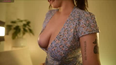 camila   online show from 09/27/25, 12:48