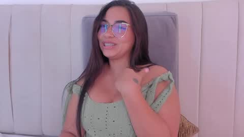 Snapshot of camila_adams chatting on 01/05/25, 11:01 Cami online show from 01/05/25, 11:01
