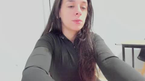 Snapshot of camila_berk chatting on 10/01/25, 06:52 Cami online show from 10/01/25, 06:52