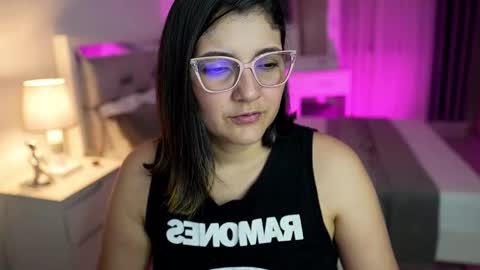 Snapshot of camila_buitrago chatting on 02/14/25, 01:02 Camila buitrago online show from 02/14/25, 01:02