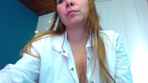 Snapshot of camila_delarosa chatting on 12/27/24, 03:26 camila online show from 12/27/24, 03:26