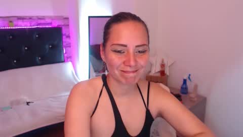 Snapshot of camila_delarosa chatting on 09/18/25, 04:20 camila online show from 09/18/25, 04:20