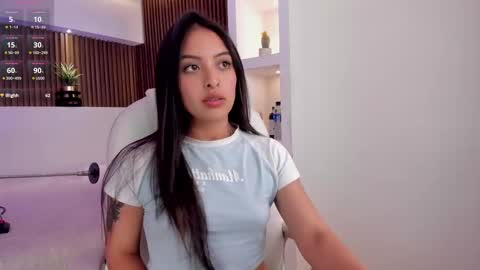 Snapshot of camila_dupont chatting on 02/10/25, 09:15 Camila online show from 02/10/25, 09:15