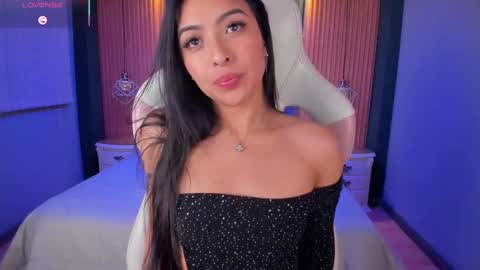 Snapshot of camila_dupont chatting on 09/24/25, 03:54 Camila online show from 09/24/25, 03:54