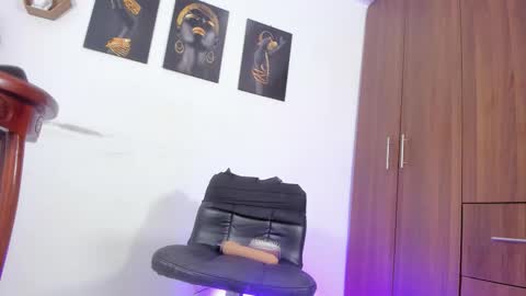 camila_hots online show from 10/21/25, 05:52