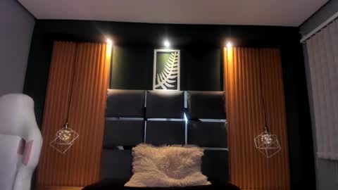 camila_martinez9 online show from 01/14/25, 03:57