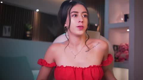 camila_martinez9 online show from 10/08/25, 11:41