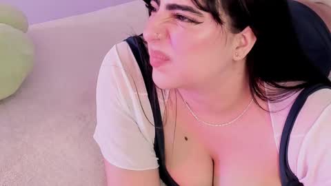 Camila online show from 11/14/25, 01:04