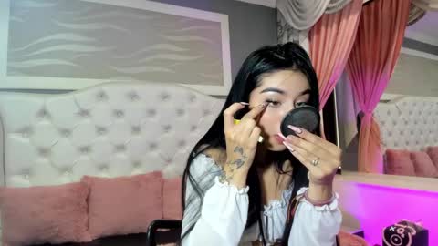 Snapshot of camila_ortiz__ chatting on 09/17/25, 08:43 Camila online show from 09/17/25, 08:43