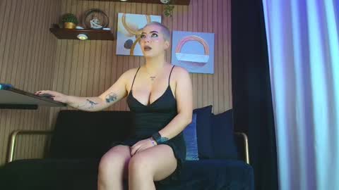 Snapshot of camilaachain chatting on 11/17/25, 07:58 online show from 11/17/25, 07:58