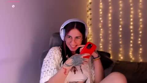 CAMILAA LEE  online show from 11/09/25, 05:17