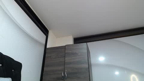 Snapshot of camilaaoficial chatting on 11/01/25, 12:56 Camila online show from 11/01/25, 12:56