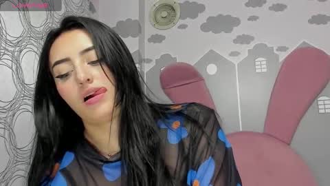 Snapshot of camilahunter__ chatting on 02/15/25, 04:03 Camila online show from 02/15/25, 04:03