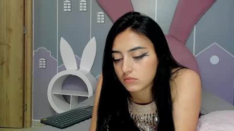 Snapshot of camilahunter__ chatting on 02/16/25, 12:54 Camila online show from 02/16/25, 12:54