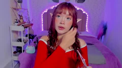 Snapshot of camilarivers chatting on 02/19/25, 11:49 Camila online show from 02/19/25, 11:49