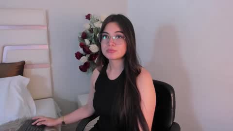 Snapshot of camilasofiia chatting on 02/05/25, 10:33 Camila online show from 02/05/25, 10:33
