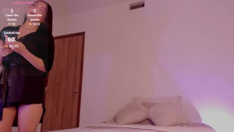 Snapshot of camile_histon chatting on 10/03/25, 06:54 Camile online show from 10/03/25, 06:54